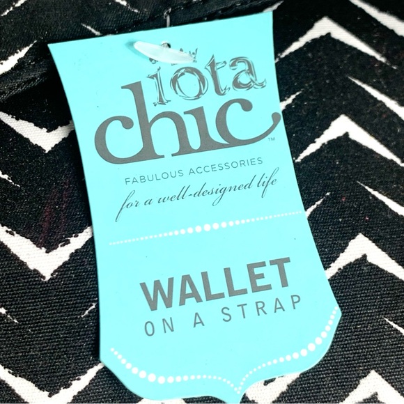 NWT iota Chic Wallet on a Strap Unfold - Picture 3 of 12